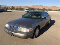 2003 Ford Crown Victoria Sedan