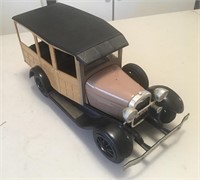 Jim Beam 1929 Model A Ford Woodie Wagon Decanter