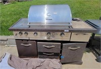 Kenmore Elite Gas Grill/ Has Been Sitting Outside