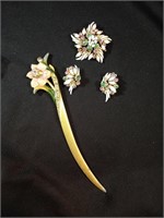Stunning vintage costume brooch with matching