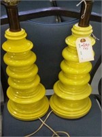 2 yellow lamps