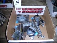 BOX OF ASSORTED CORNER BRACKETS & L BRACKETS