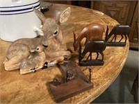 Resin deer/fawn, 4 carved wood figures lot