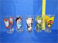 Lot of 5 1973 Looney Tunes Glasses
