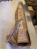 Large Rug-approx. '8 wide, Length unknown