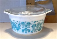 Pyrex Amish Butterprint #473 with lid