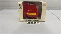 SCALE MODELS FORD NEW HOLLAND 660 ROUND BALER