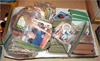 Approx 1000 Assorted Baseball & Novelty Cards Lot