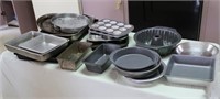 20+ Assorted Metal Baking and Roasting Pans