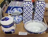 FLAT OF APPROX 5 BLUE AND WHITE CERAMIC DISHES