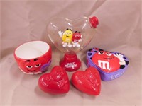 M&M's: Heart shaped dish - Bowl - 2 dispensers -