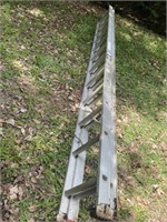 Aluminum extension ladder 24 ft