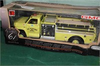 1/16  HIGHWAY 61 1975 HD FIRE TRUCK- NIB