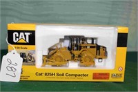 1/50 CAT 825H SOIL COMPACTOR-NIB