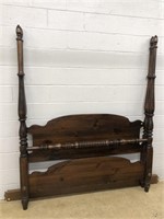 Pine Queen Size Poster Bed
