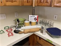 Lot of Kitchen Baking, Cooking, & more accessories