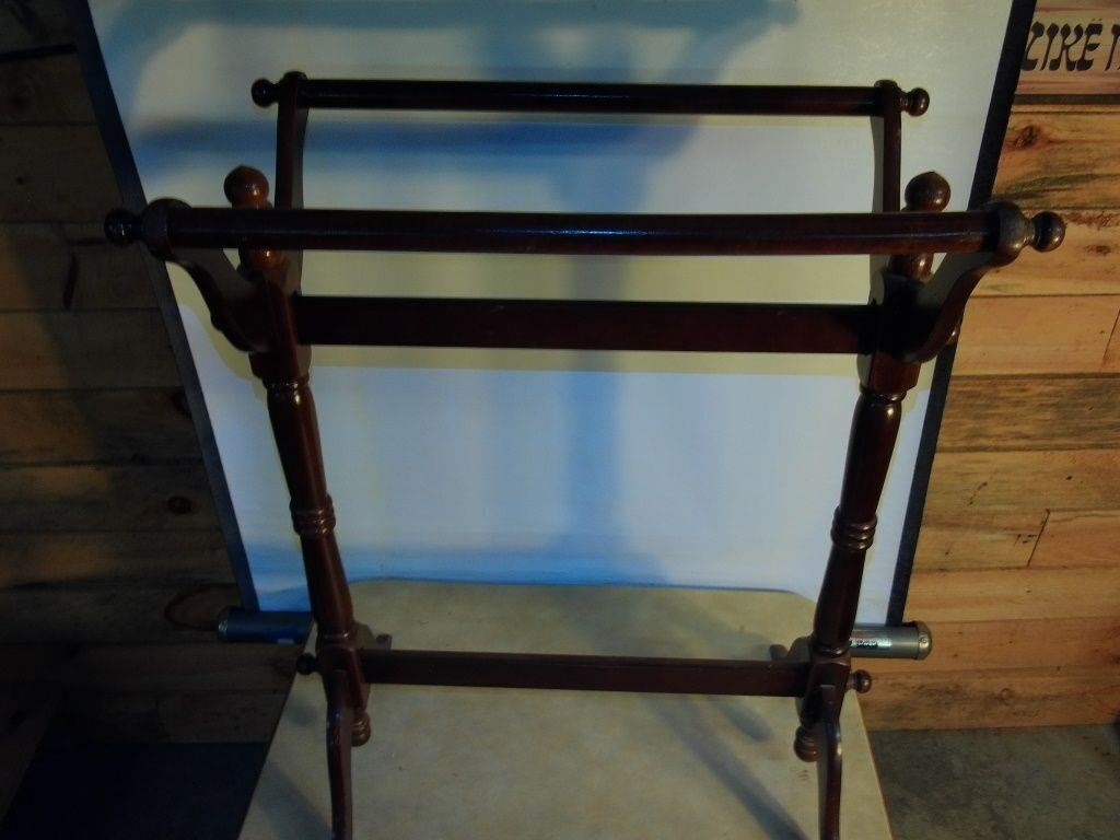 Wooden Quilt rack/blanket stand