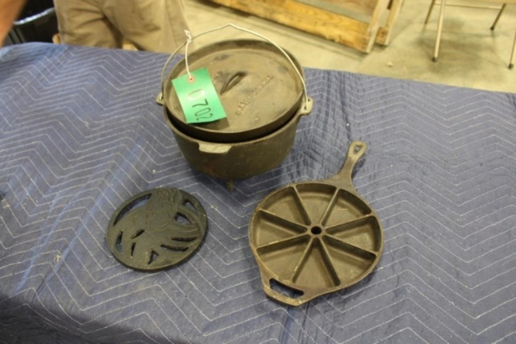 4Qt Dutch Oven, Trivet, Cast Iron Corn Bread Pan