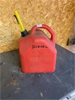 5 gallon plastic gas can