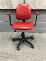 LIKE NEW RED OFFICE CHAIR
