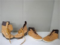 2 PAIRS OF WOMAN TIMBERLAND BOOTS SEE DESCRIPTION