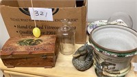 Clocks, jewelry box, flower, vase, Rubbermaid