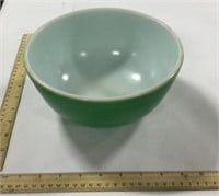 Green Pyrex bowl-scratches