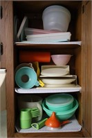 LARGE SELECTION OF VINTAGE TUPPERWARE