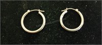 14kt Gold Small Hoop Earrings