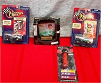 11 - LOT OF NASCAR COLLECTIBLES (S70)