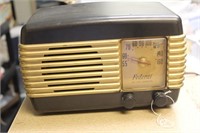 Federal Tube Radio 1040TB = Model