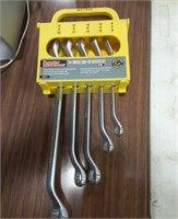 Popular mechanics wrench set