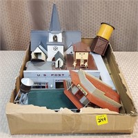 Lot of Assorted Model Buildings, Parts, etc