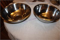 2 Large Stainless Mixing Bowls