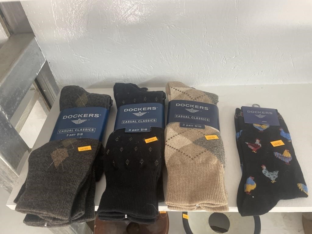 4 packs of dockers socks