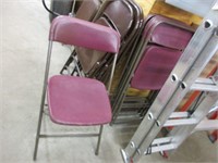 5 plastic and metal foldable chairs