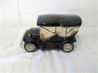 McCoy ceramic car cookie jar\canister.  10" wide