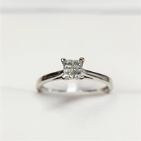 $1600 10K  Diamond(0.12ct) Ring