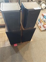 Lot of 4 speakers