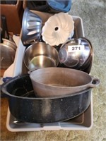 TOTE VARIOUS BAKING & COOKING PANS