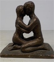 Couples art statue.