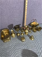 Miscellaneous brass ornaments Including two s