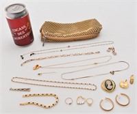 Petit sac avec bijoux dorés dont Avon