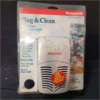 New in Box Honeywell Plug and Clean