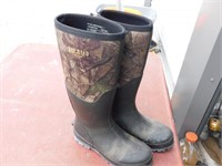 SIZE 9 REDHEAD INSULATED BOOTS