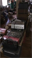 Large Grouping of Vintage Electronics