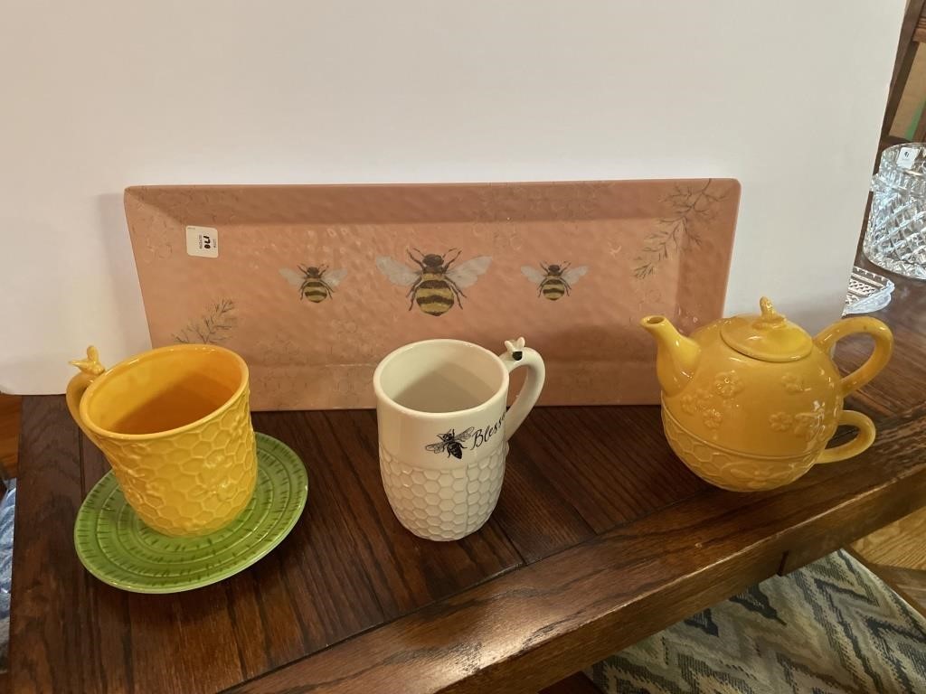 CERAMIC TRAY AND BEE RELATED TEA POT AND CUPS