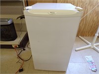 Dorm Size Whirlpool Refrigerator