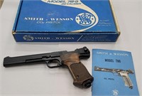 Smith and wesson model 78g .22 caliber co2 pistol