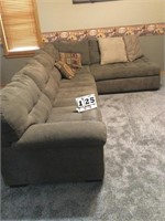 L Shaped sofa, some wear 122"X87"